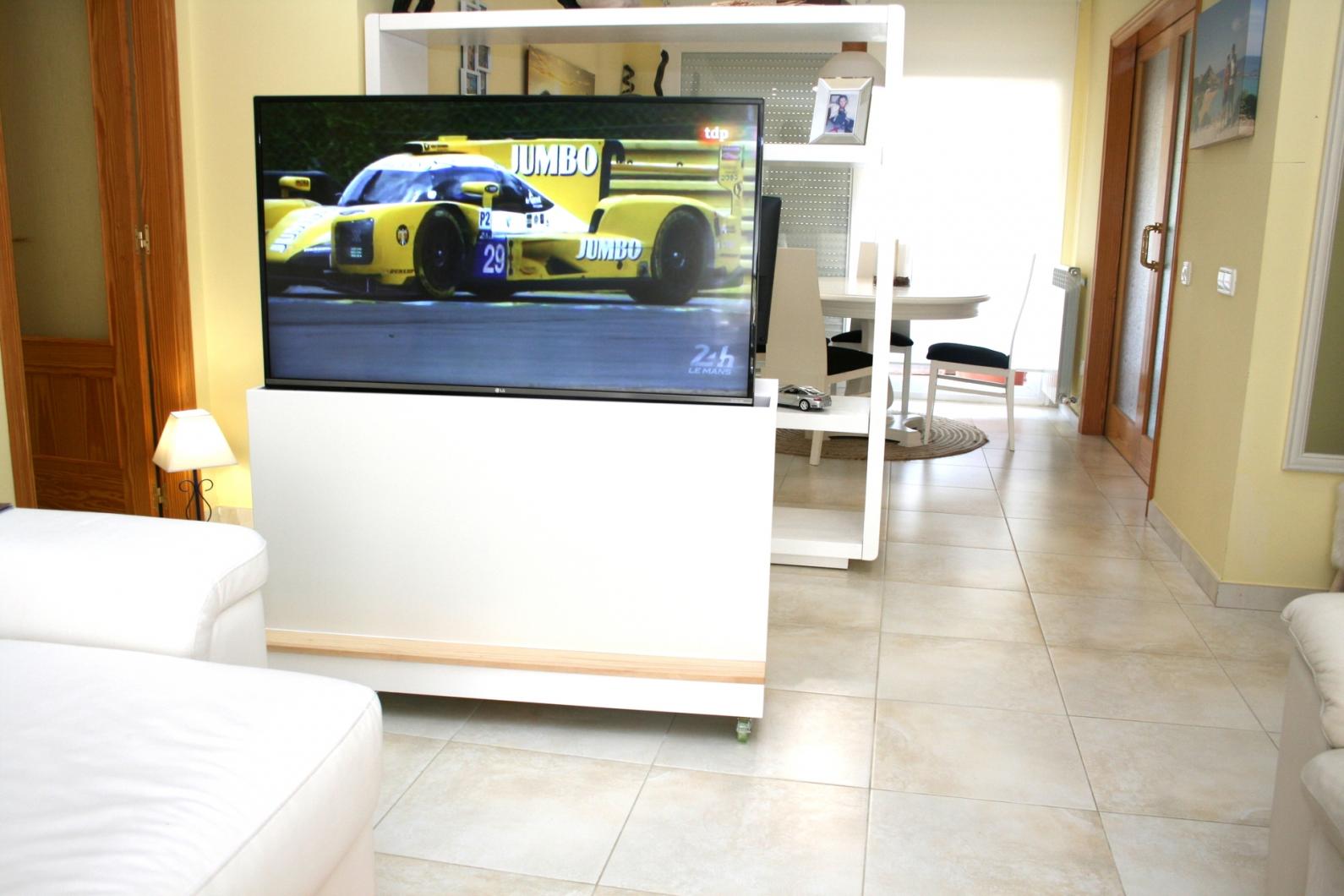 Mueble tv de diseño para esconder la televisión. 2.400 € Aprox